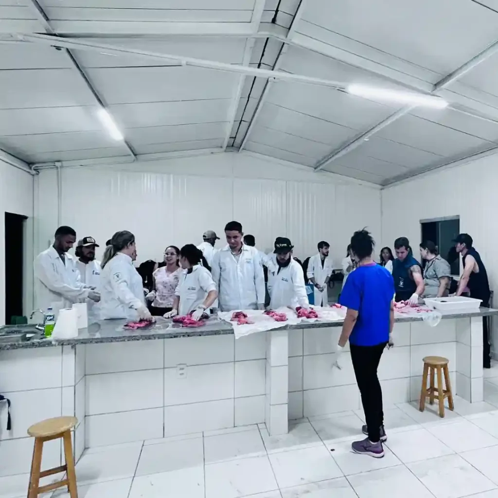 Estudantes do UniBRASÍLIA vivenciam aula prática de reprodução animal (6).opti