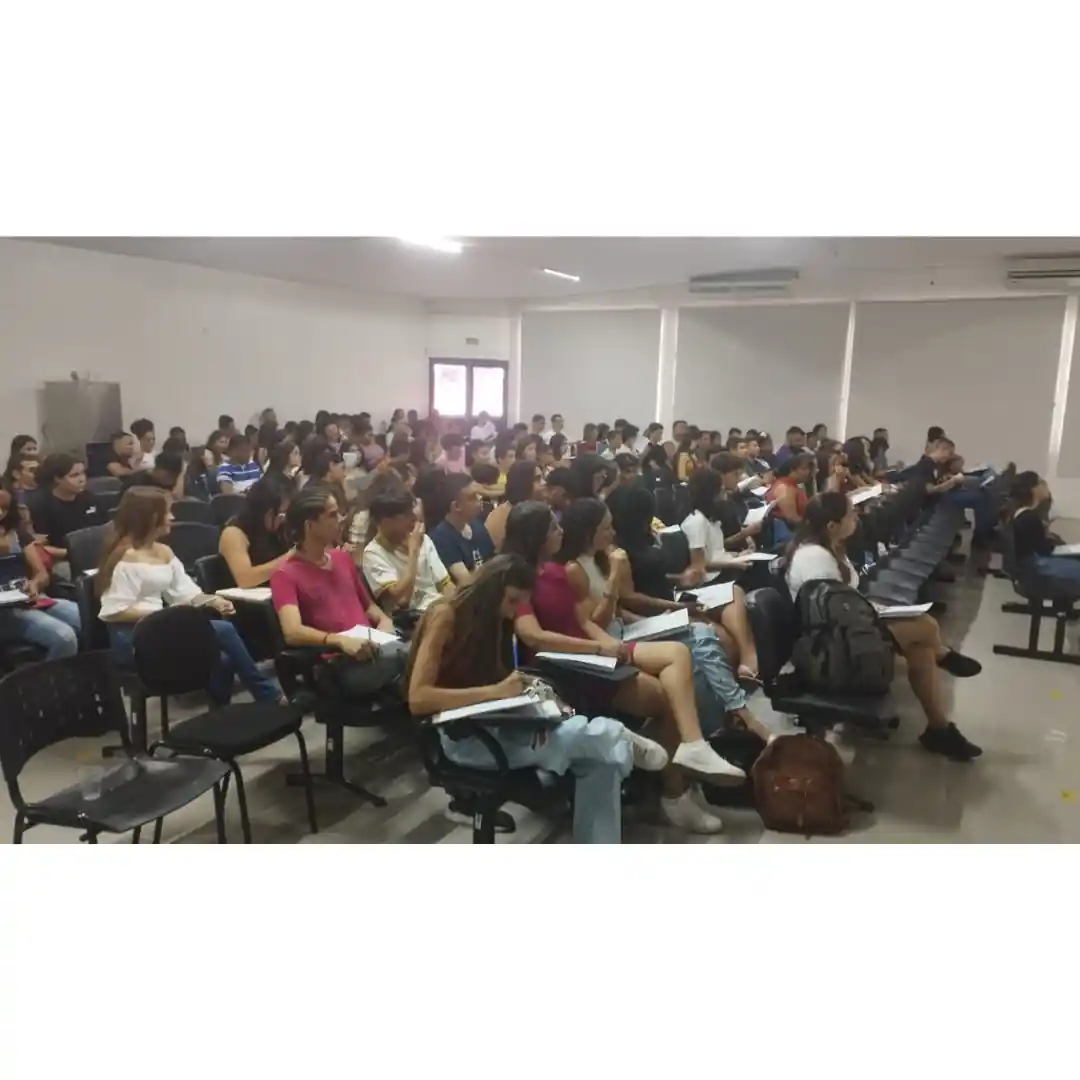 ‘Aulas Preparatorias de ENEM no Centro Universitario UniBRASILIA de Goias impulsionam alunos de cidades vizinhas 3.opti  - ‘Aulas Preparatórias de ENEM’ no Centro Universitário UniBRASÍLIA de Goiás impulsionam alunos de cidades vizinhas
